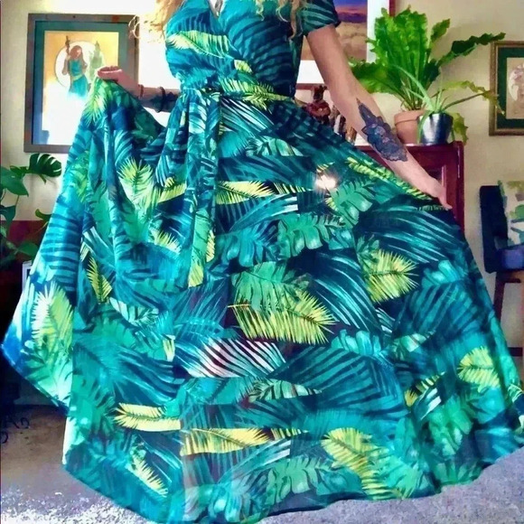 Incredible maxi dress - Picture 2 of 9